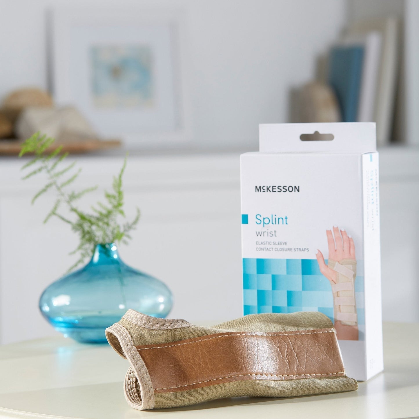 McKesson Right Wrist Splint, Extra Small